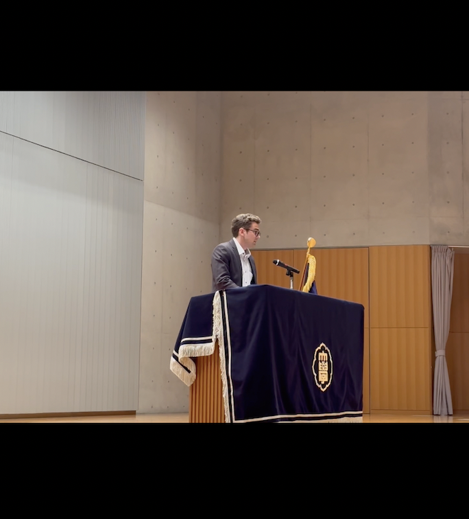 Picture of speech at Toyo Uni.